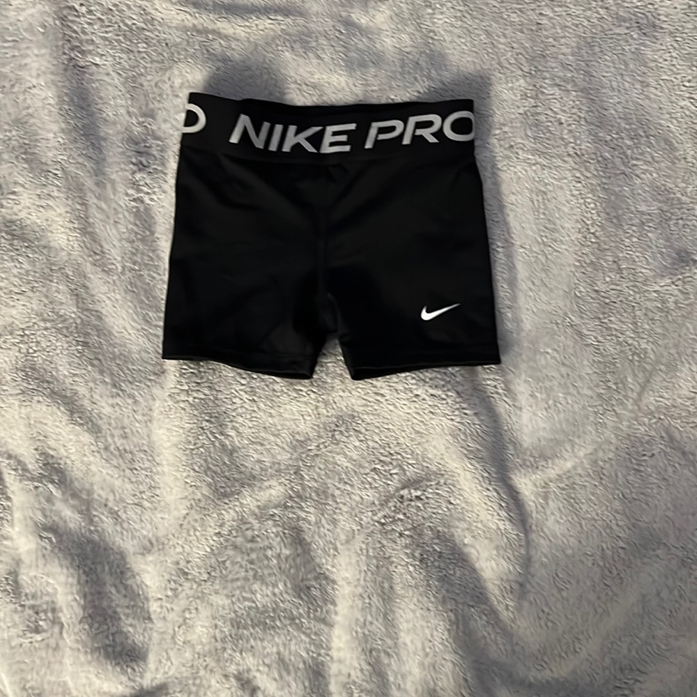 Nike pro black shorts